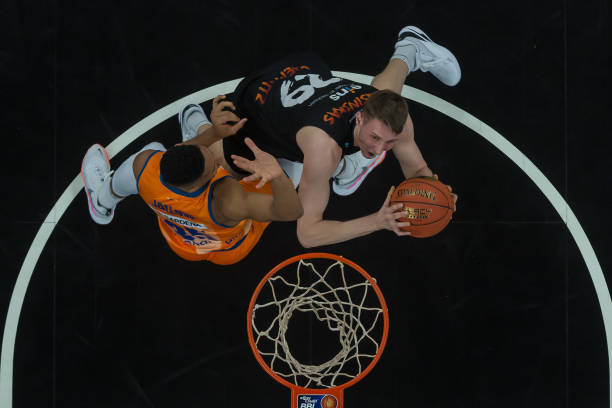 他在旅欧后 他在旅欧后