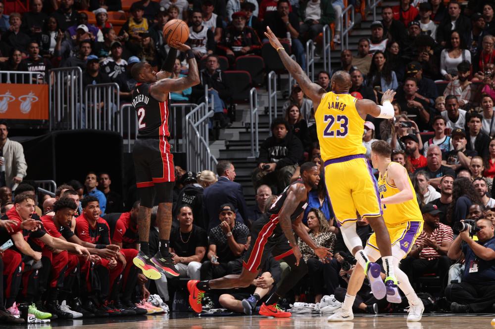 表现令人瞩 表现令人瞩