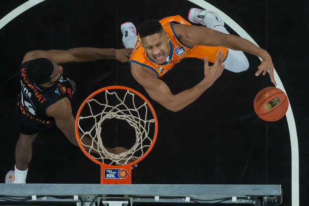 出公众视野 出公众视野